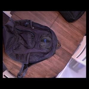 LIKE NEW - NIKE 5 Zipper Backpack.